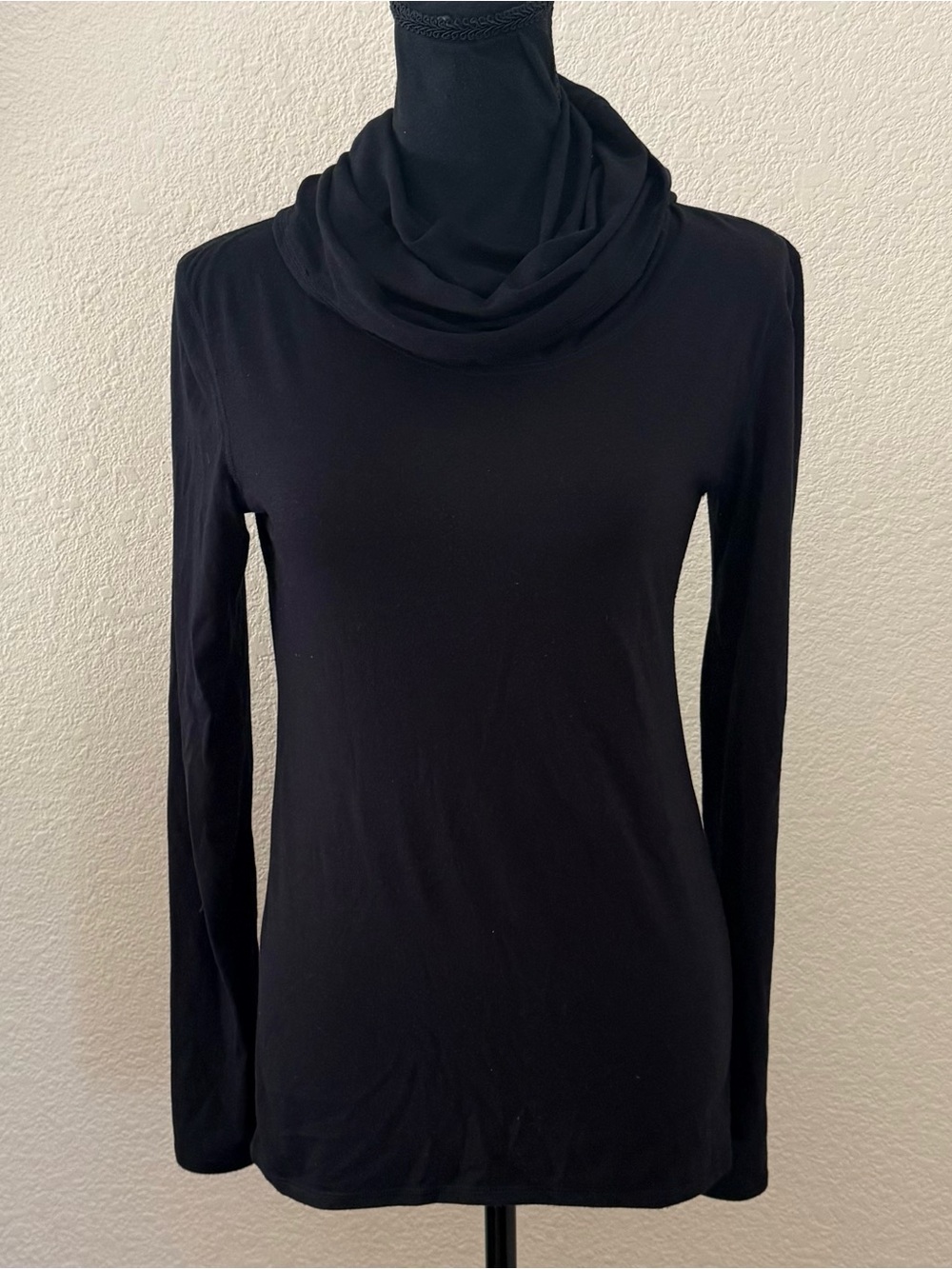 NUX Active Black Drape Cowl Neck Long Sleeve Top | Medium | Made in USA